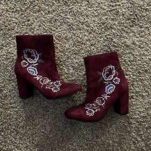 Maroon suede heels with flower embroidery size 6.5